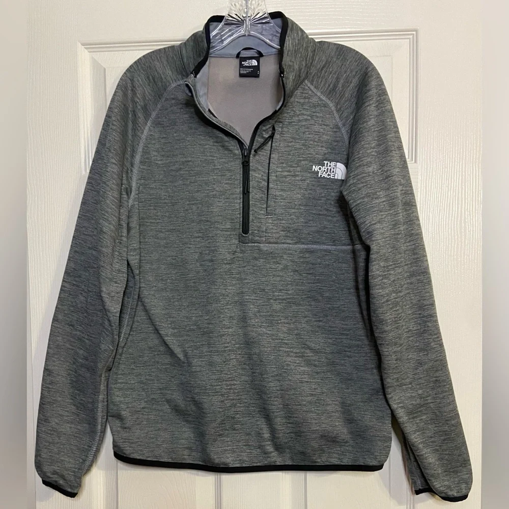 The North Face Mock neck 1/4 zip pull over fleece sweatshirt men's gray Sz S